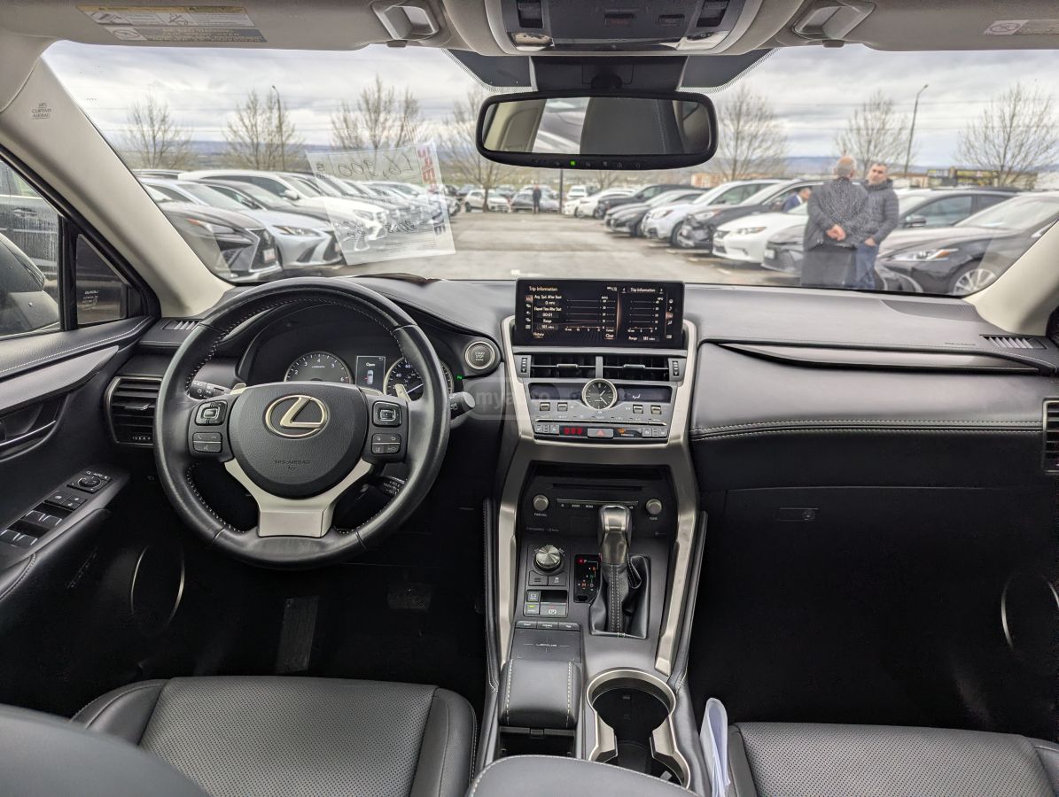 Lexus NX 300 - фото 8