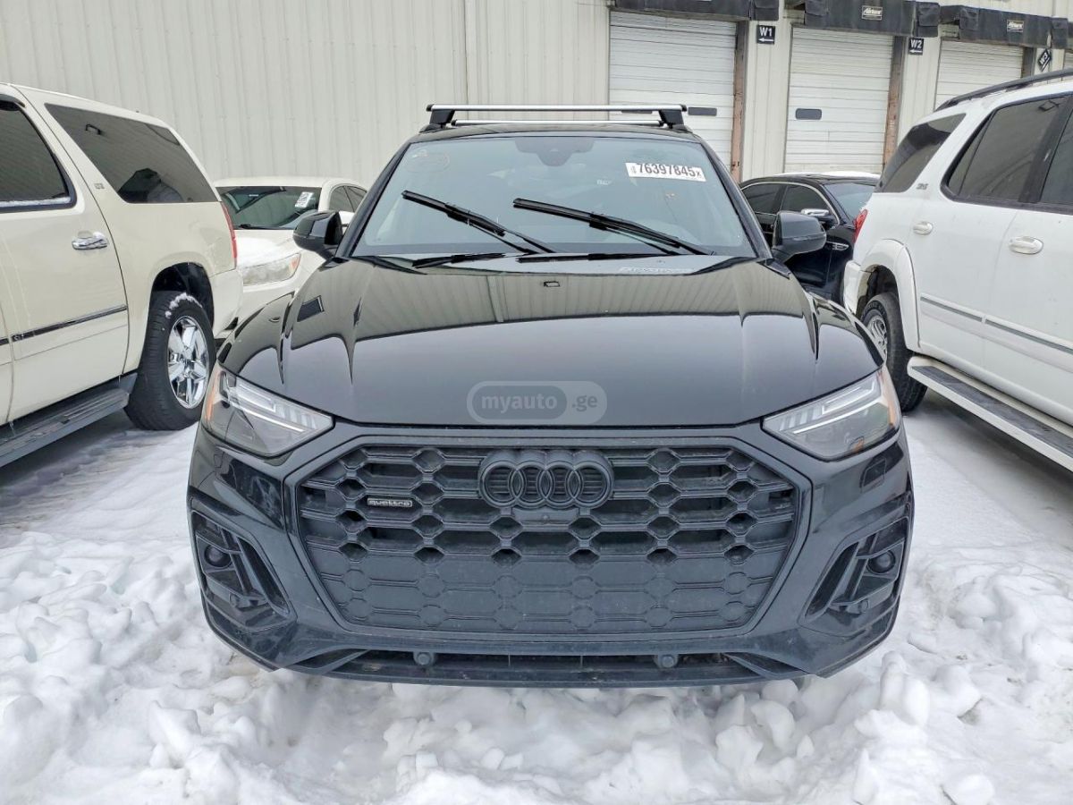 Audi Q5 - фото 1