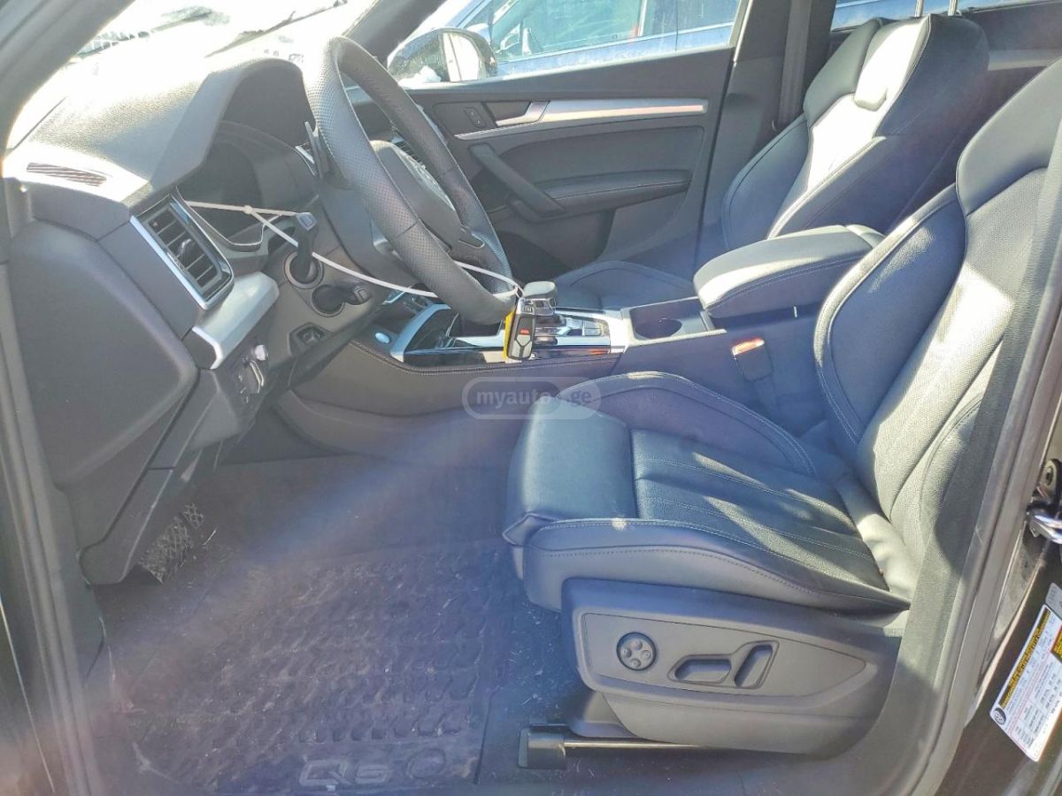 Audi Q5 - фото 7