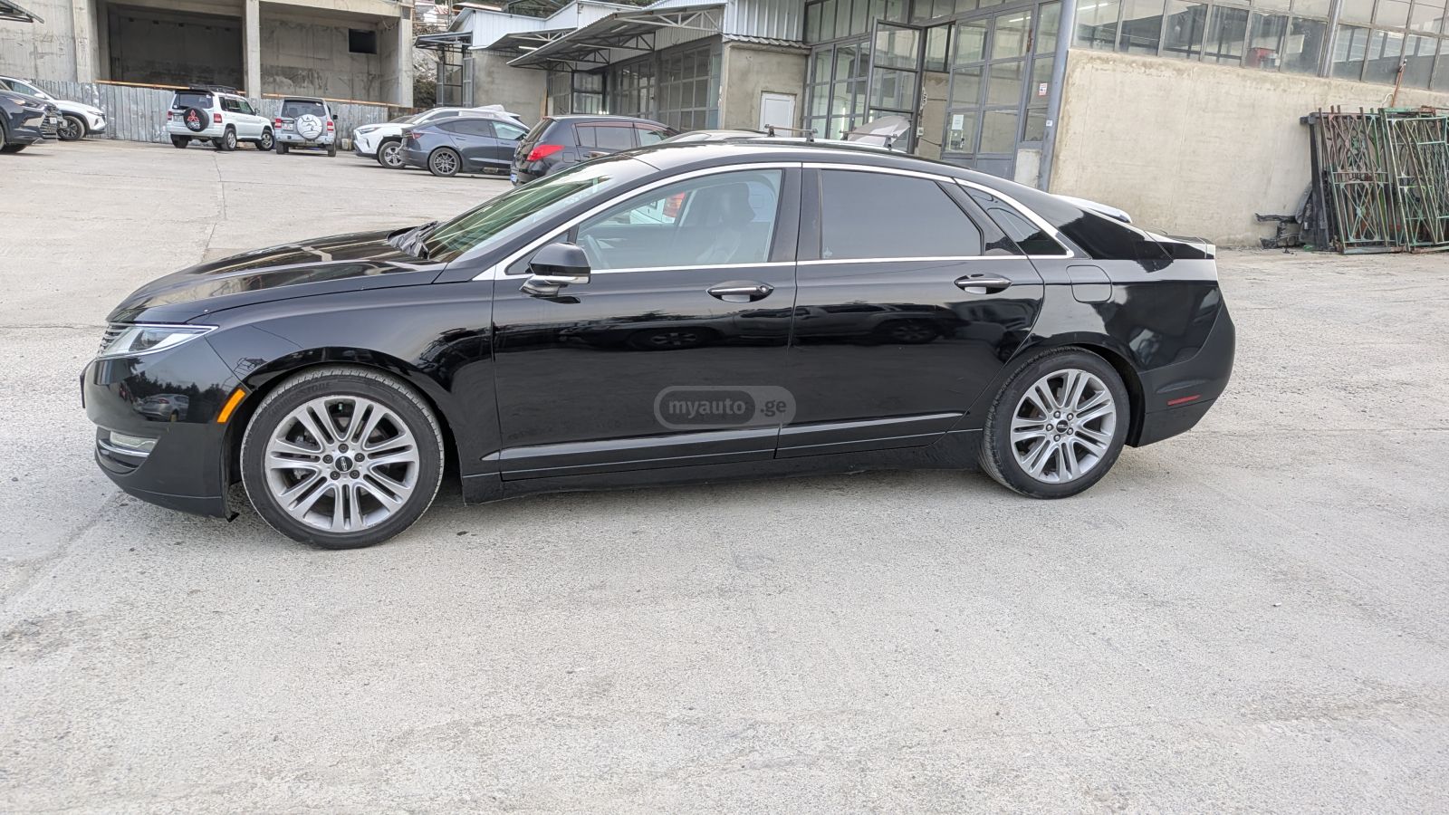 Lincoln MKZ - фото 1