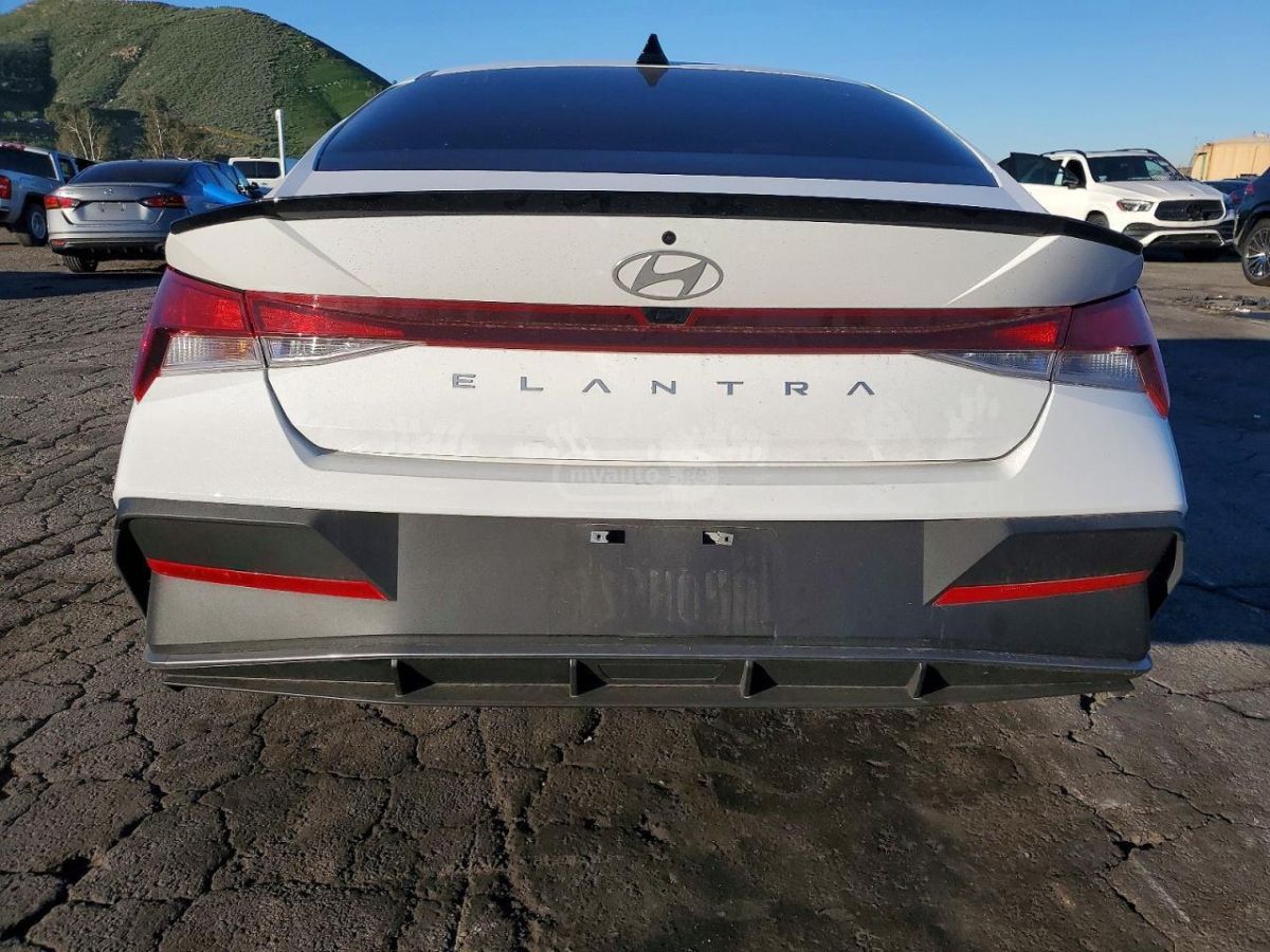 Hyundai Elantra - фото 6