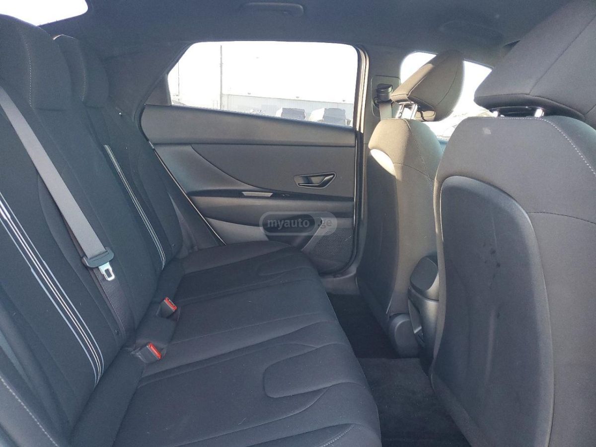 Hyundai Elantra - фото 9