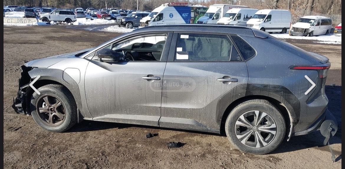 Toyota bZ4X - фото 3