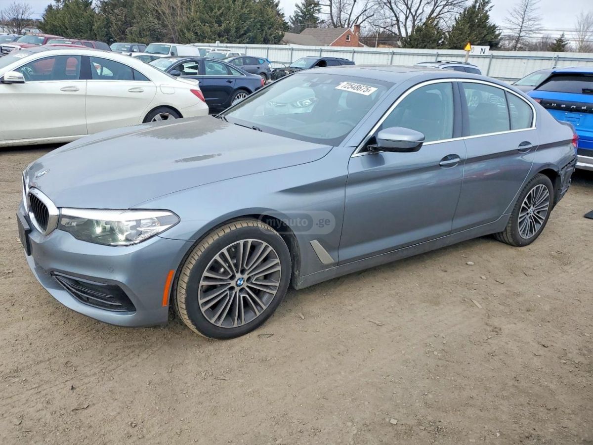 BMW 530 - фото 1