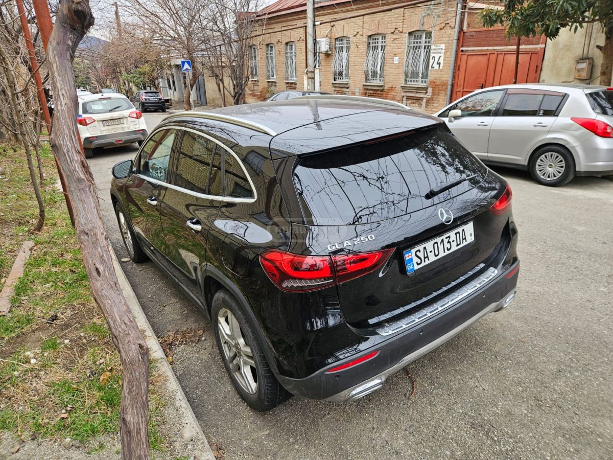 Mercedes-Benz Base GLA 250 4dr Front-Wheel D — миниатюра 2