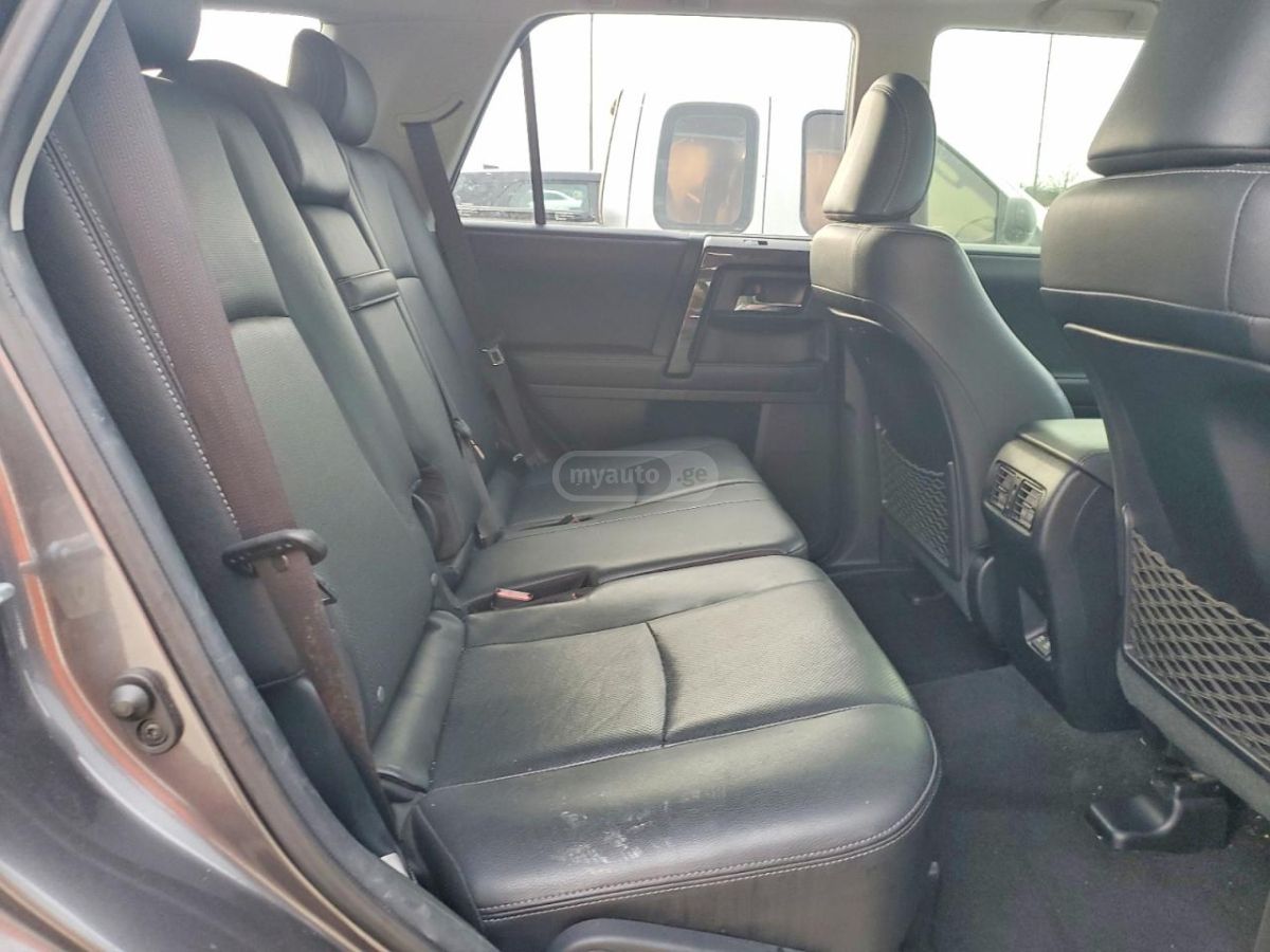 Toyota 4 Runner - фото 11