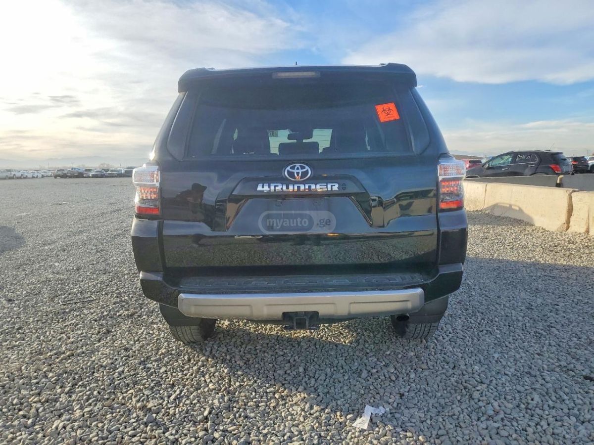 Toyota 4 Runner - фото 6
