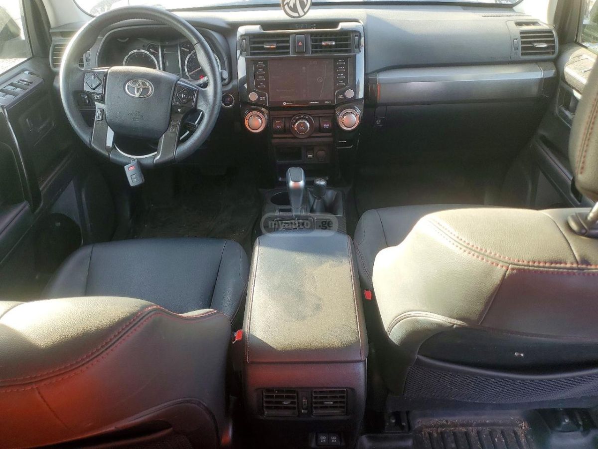 Toyota 4 Runner - фото 8