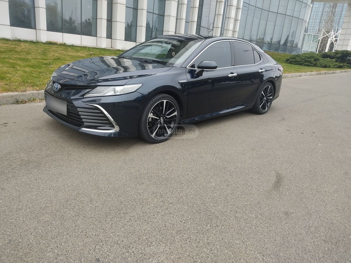 Toyota Camry - фото 2