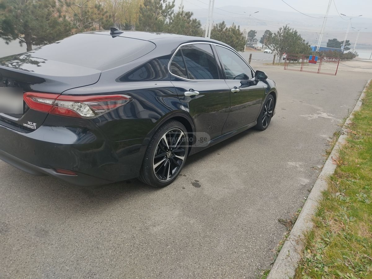 Toyota Camry - фото 3