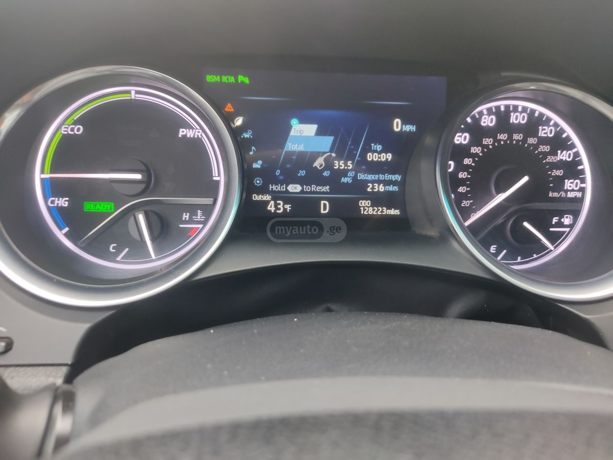 Toyota Camry - фото 8