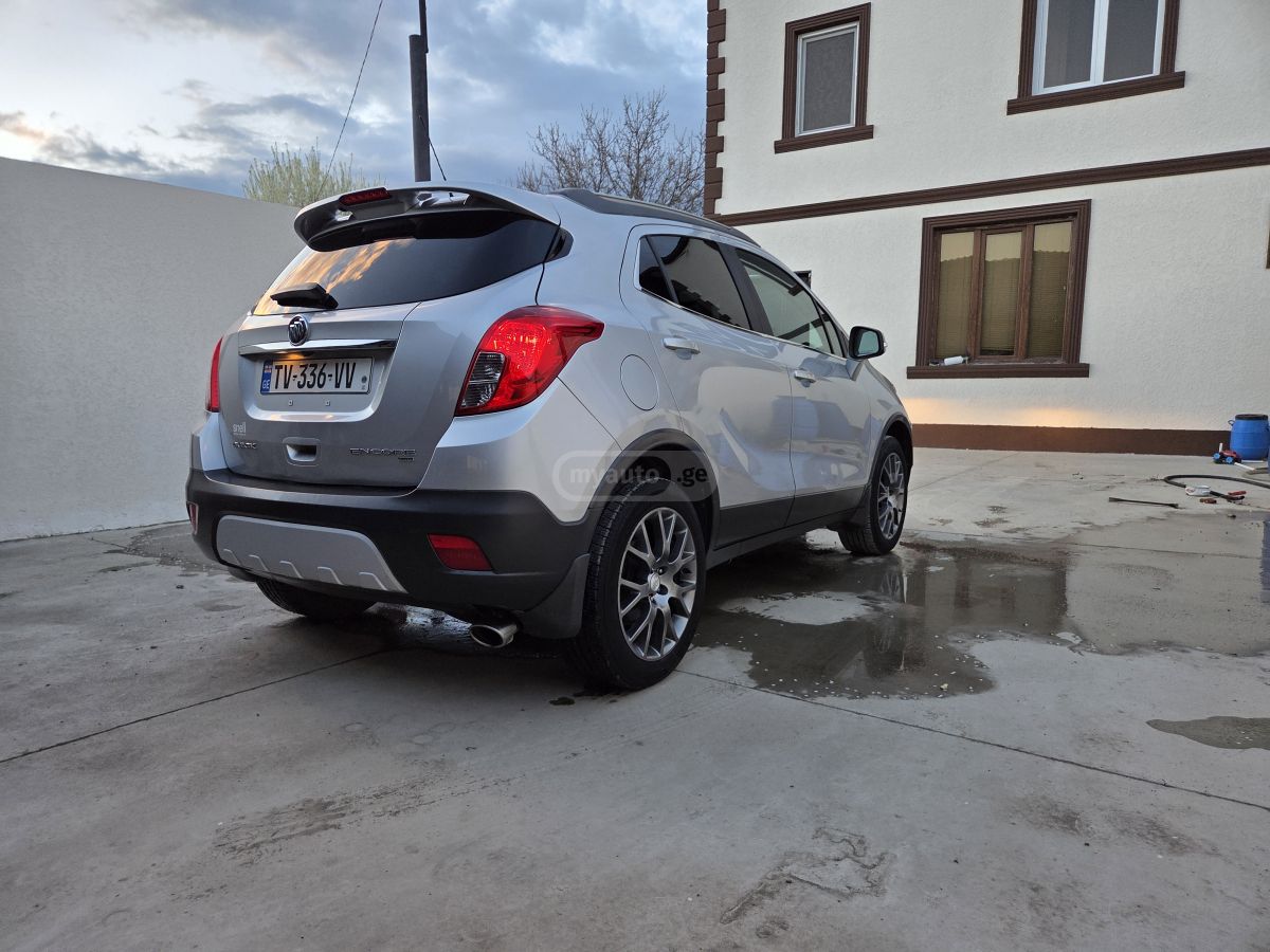 Buick Encore - фото 1