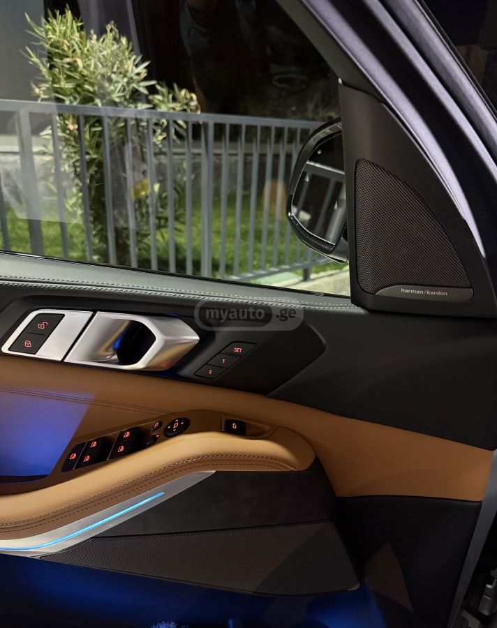 BMW xDrive40i M SPORT PRO 09/2023 — миниатюра 13