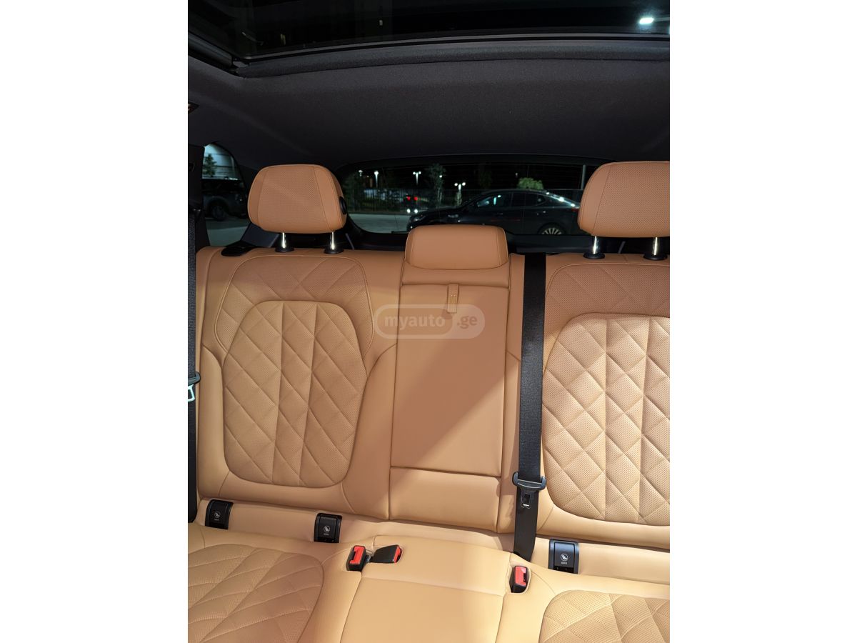 BMW xDrive40i M SPORT PRO 09/2023 — миниатюра 8