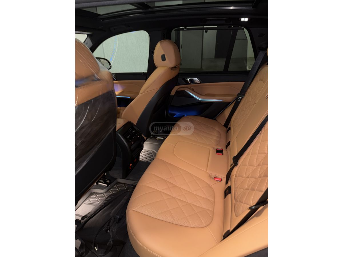 BMW xDrive40i M SPORT PRO 09/2023 — миниатюра 9