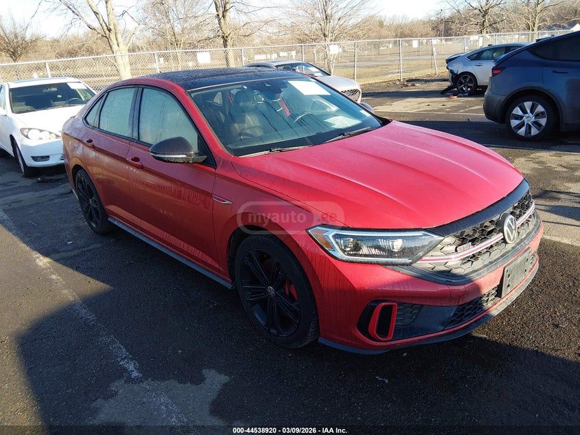 Volkswagen Jetta - фото 1