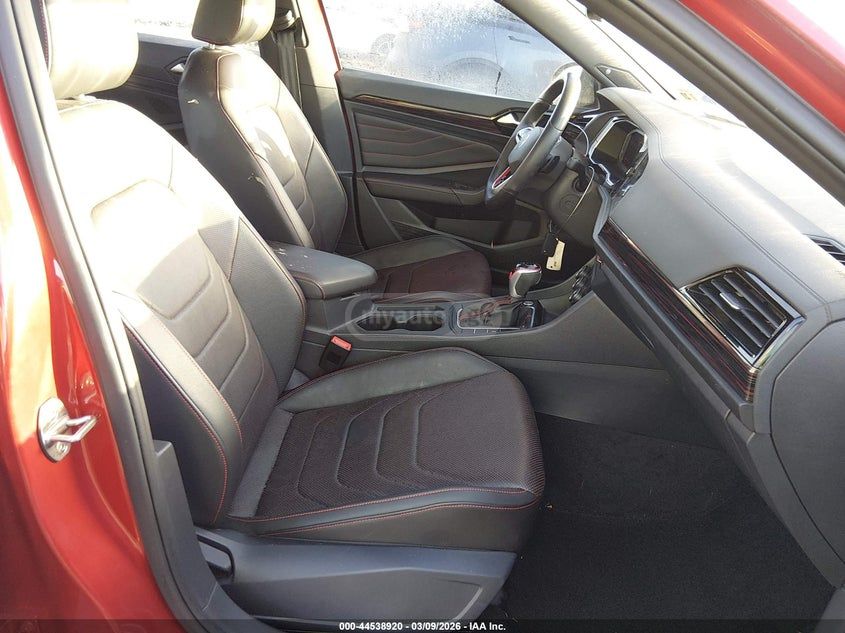 Volkswagen Jetta - фото 5