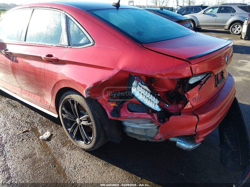 Volkswagen Jetta - фото 6