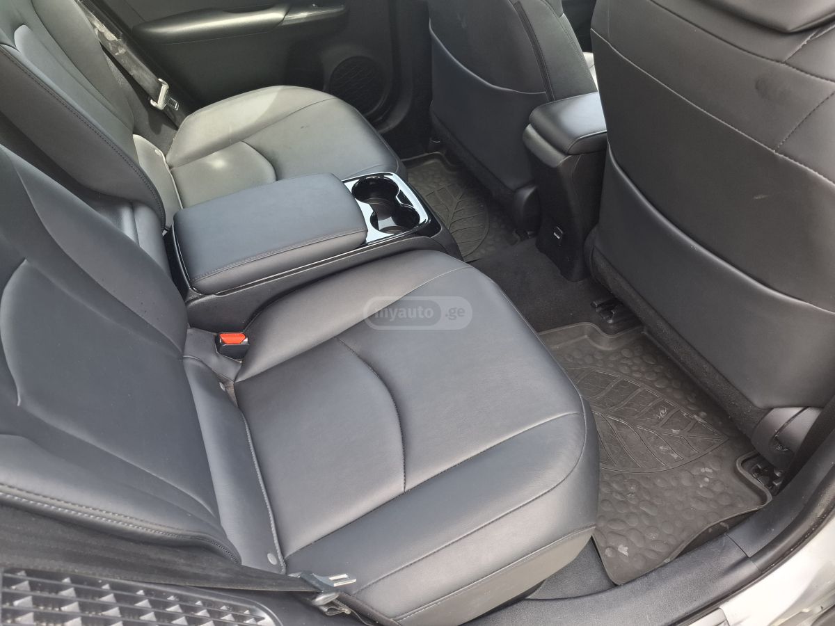 Toyota Prius - фото 10