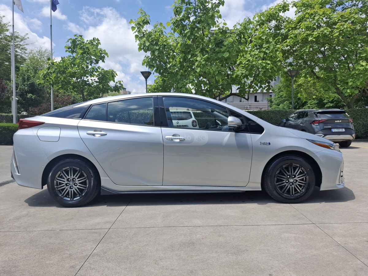 Toyota Prius - фото 4