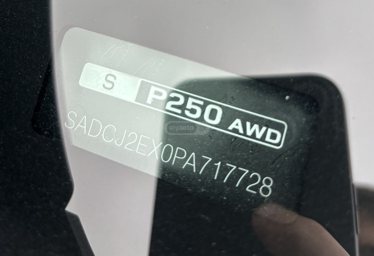 Jaguar F-Pace 2023 — миниатюра 11