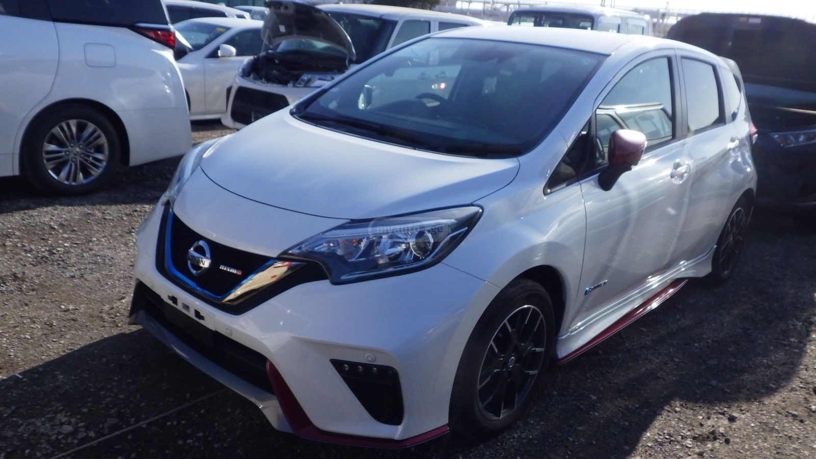 Nissan Note - фото 1