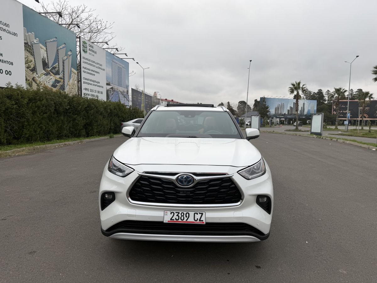 Toyota Platinum 4dr All-Wheel Drive A — миниатюра 2