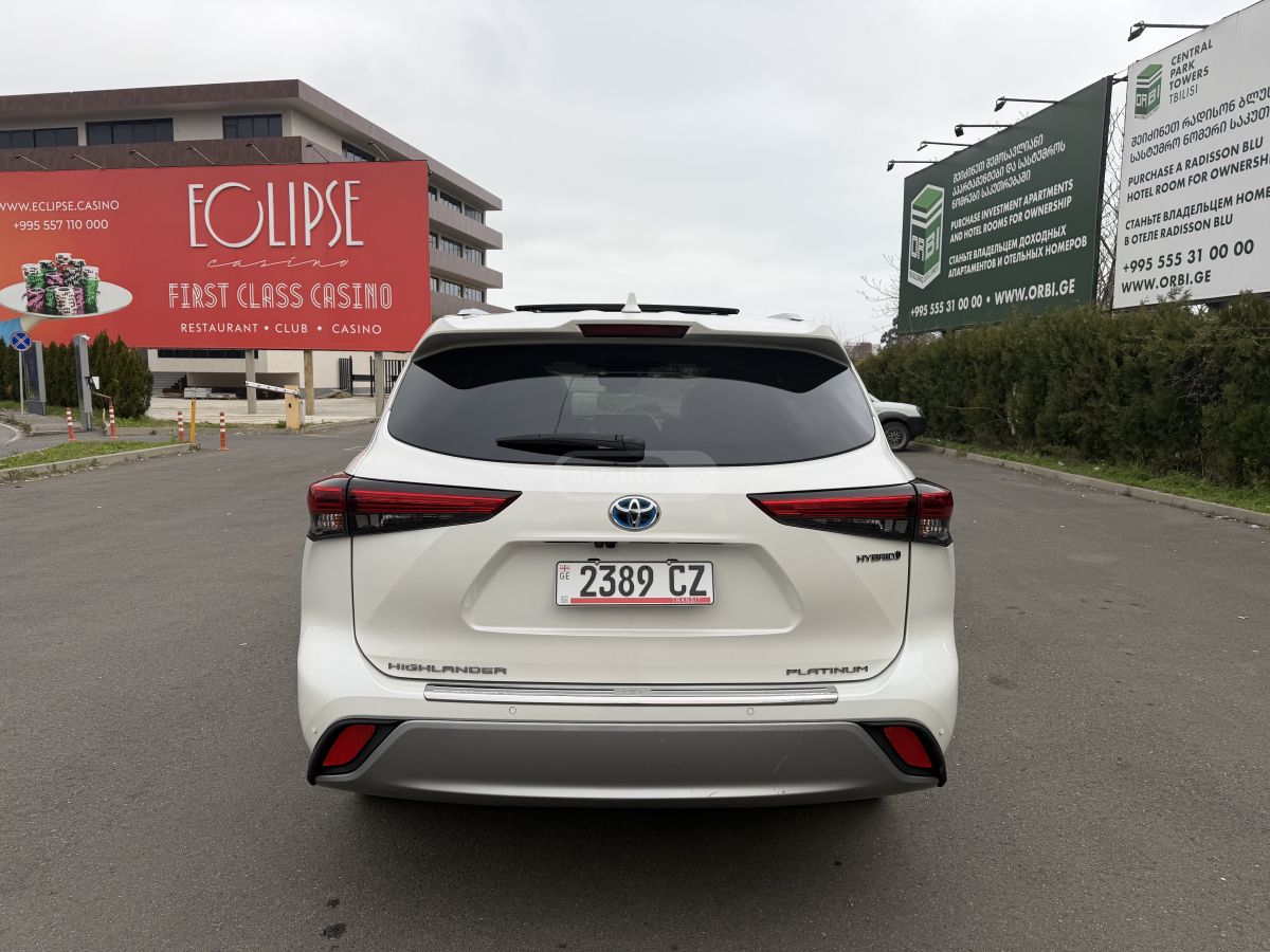 Toyota Platinum 4dr All-Wheel Drive A — миниатюра 6