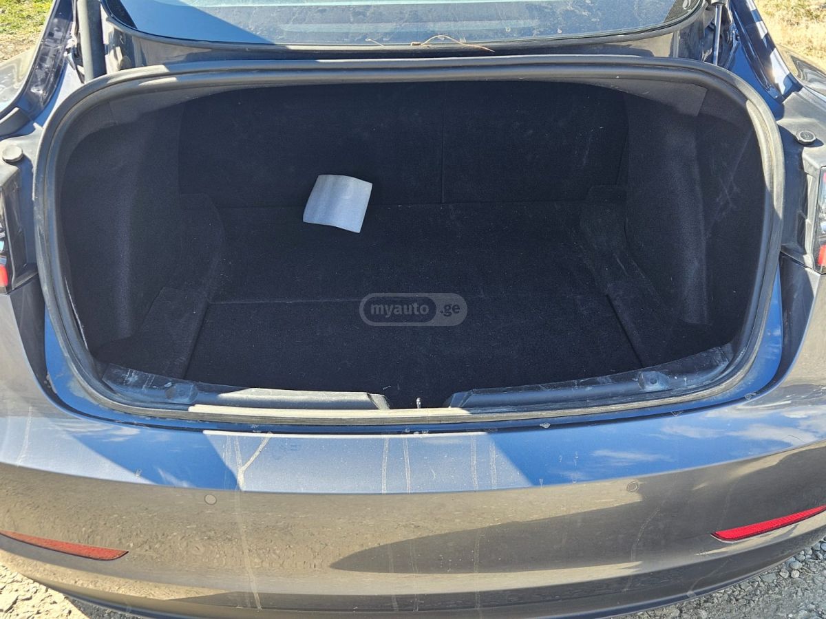 Tesla Model 3 - фото 7