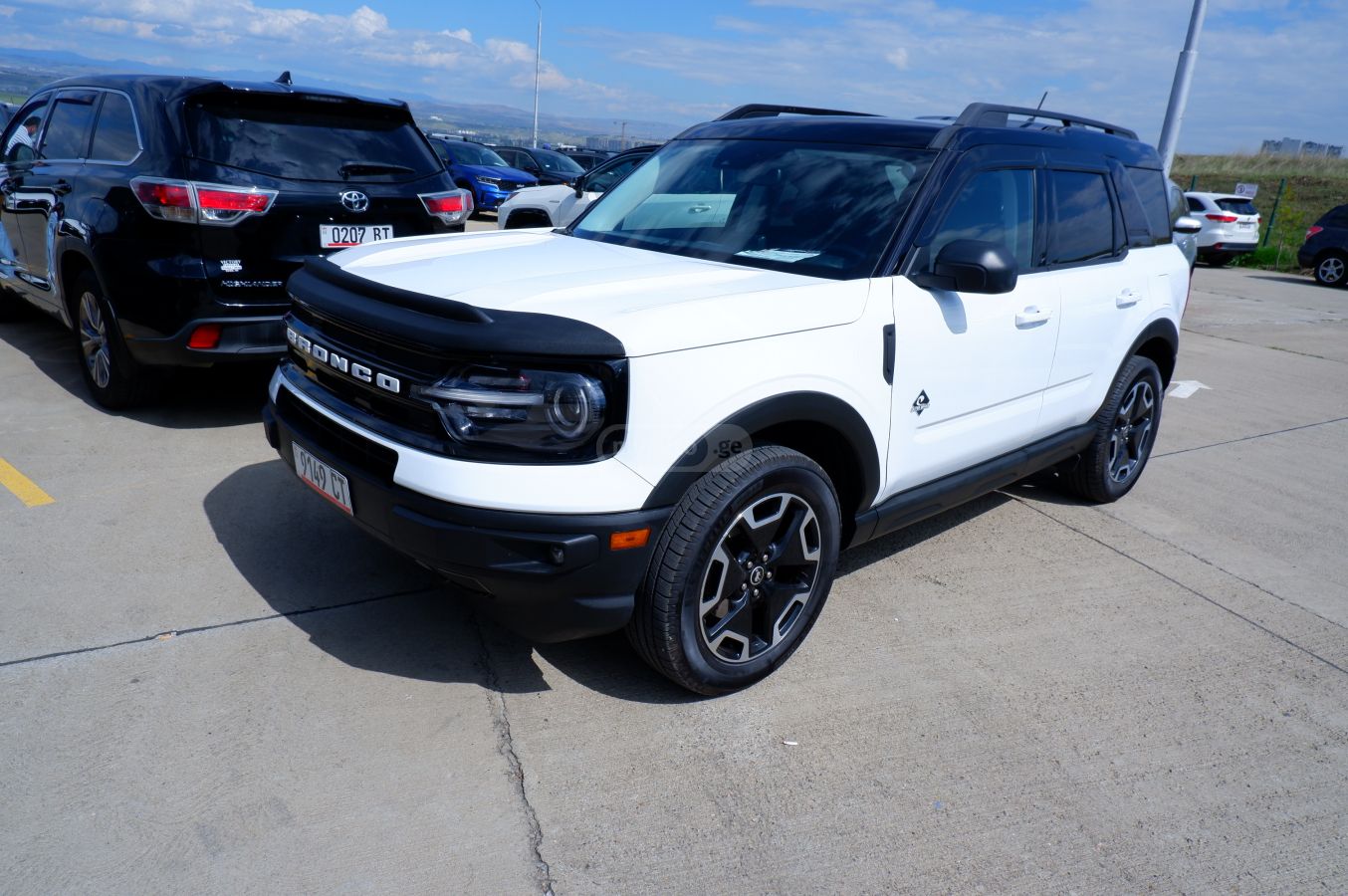 Ford Bronco - фото 1