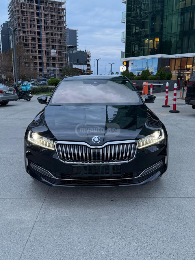 Skoda Superb - фото 1