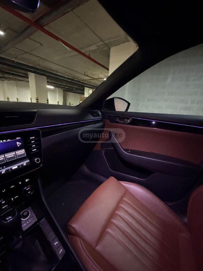 Skoda Superb - фото 10