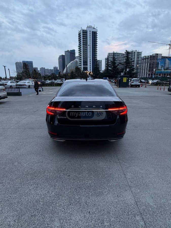 Skoda Superb - фото 4