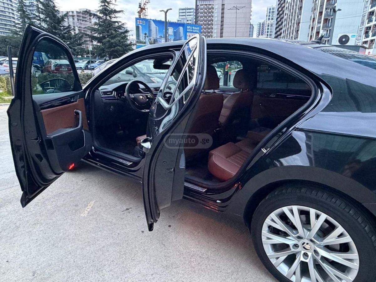 Skoda Superb - фото 7