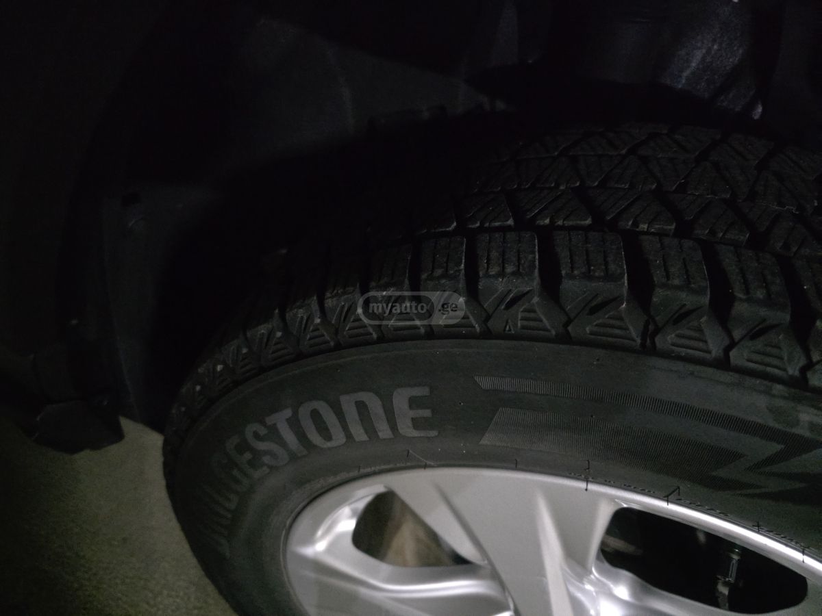 Toyota RAV 4 - фото 12