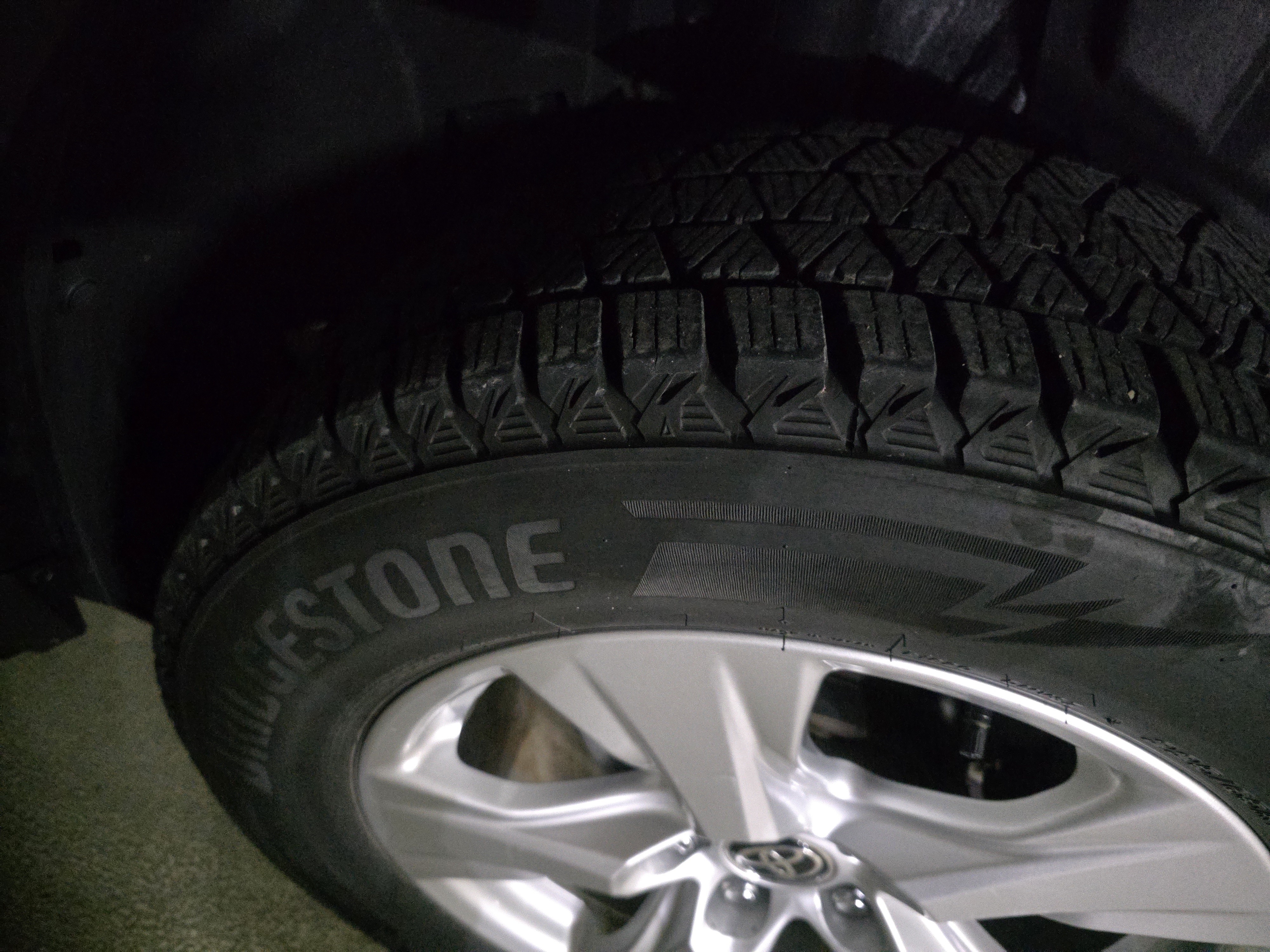 Toyota RAV 4 - фото 2