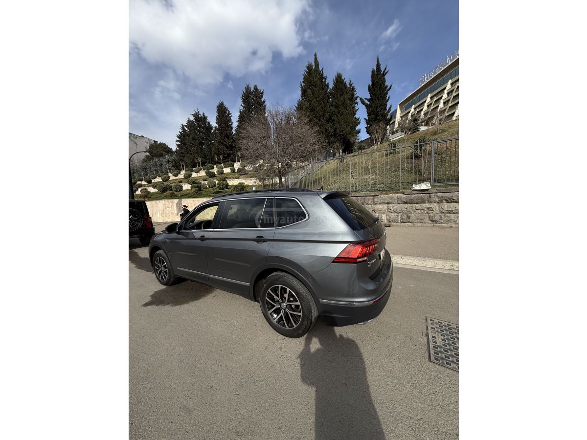 Volkswagen Tiguan - фото 5