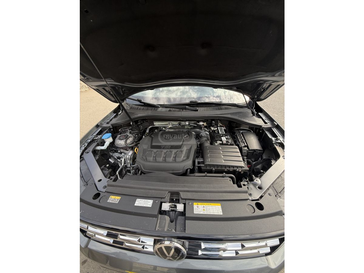 Volkswagen Tiguan - фото 8