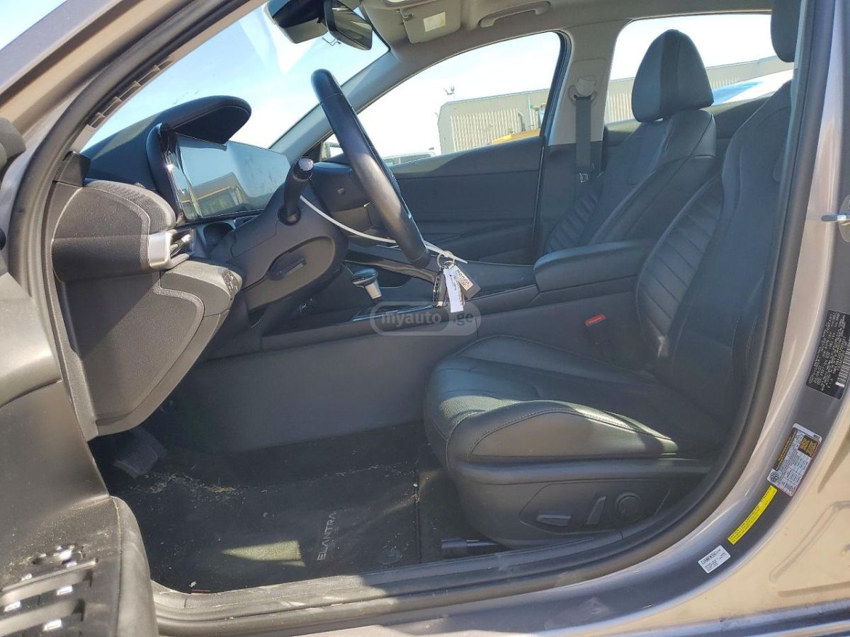 Hyundai Elantra - фото 7