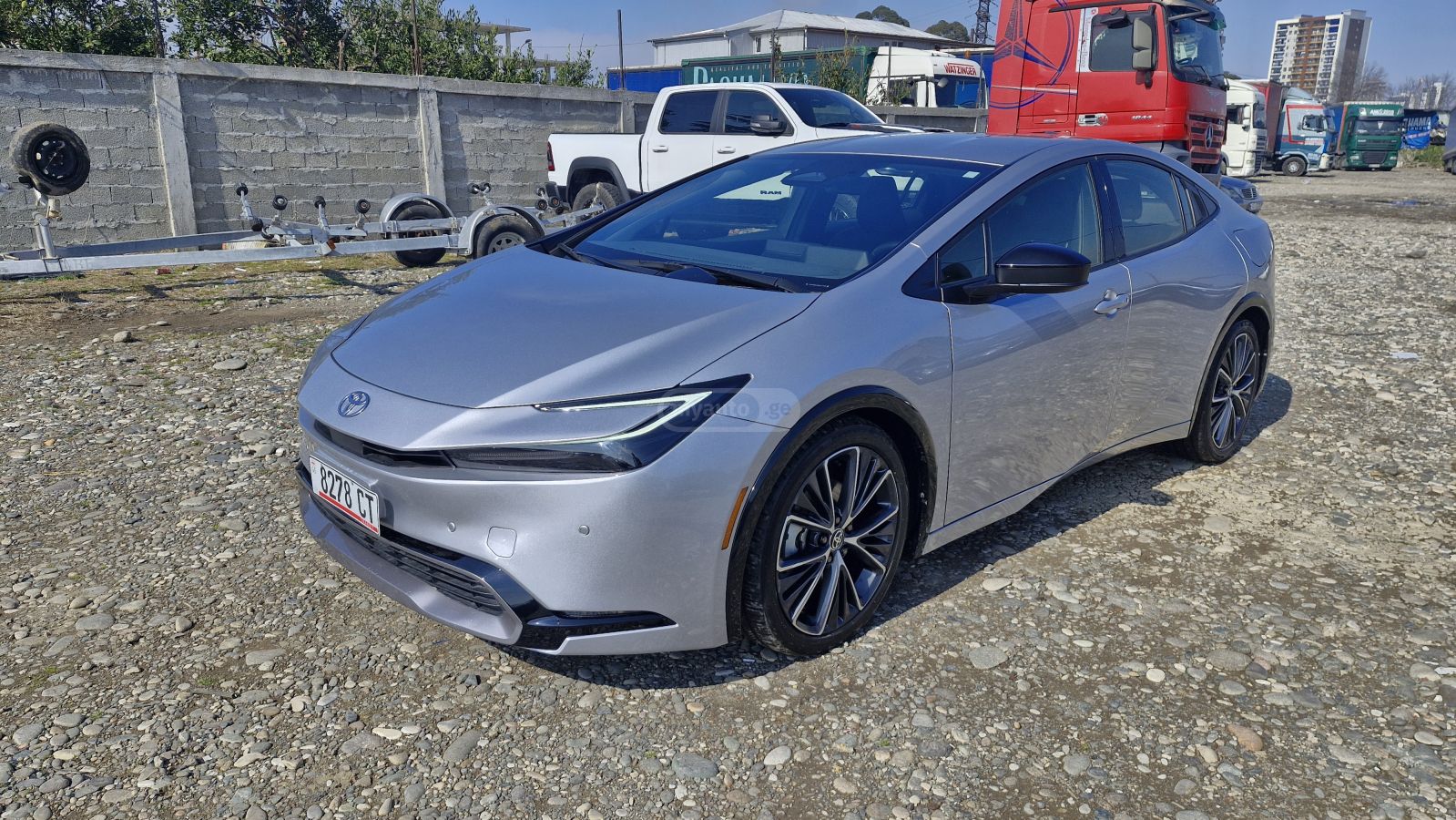 Toyota Prius - фото 1