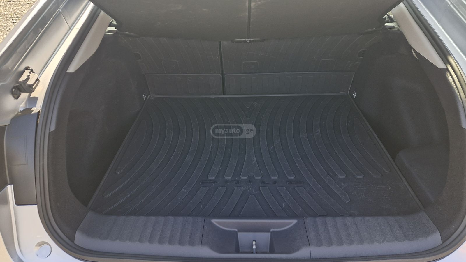 Toyota XLE — миниатюра 10