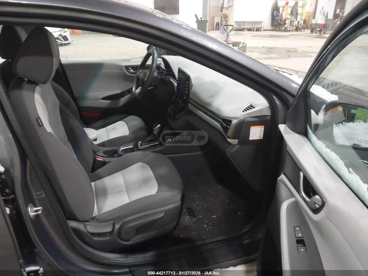 Hyundai Ioniq - фото 5