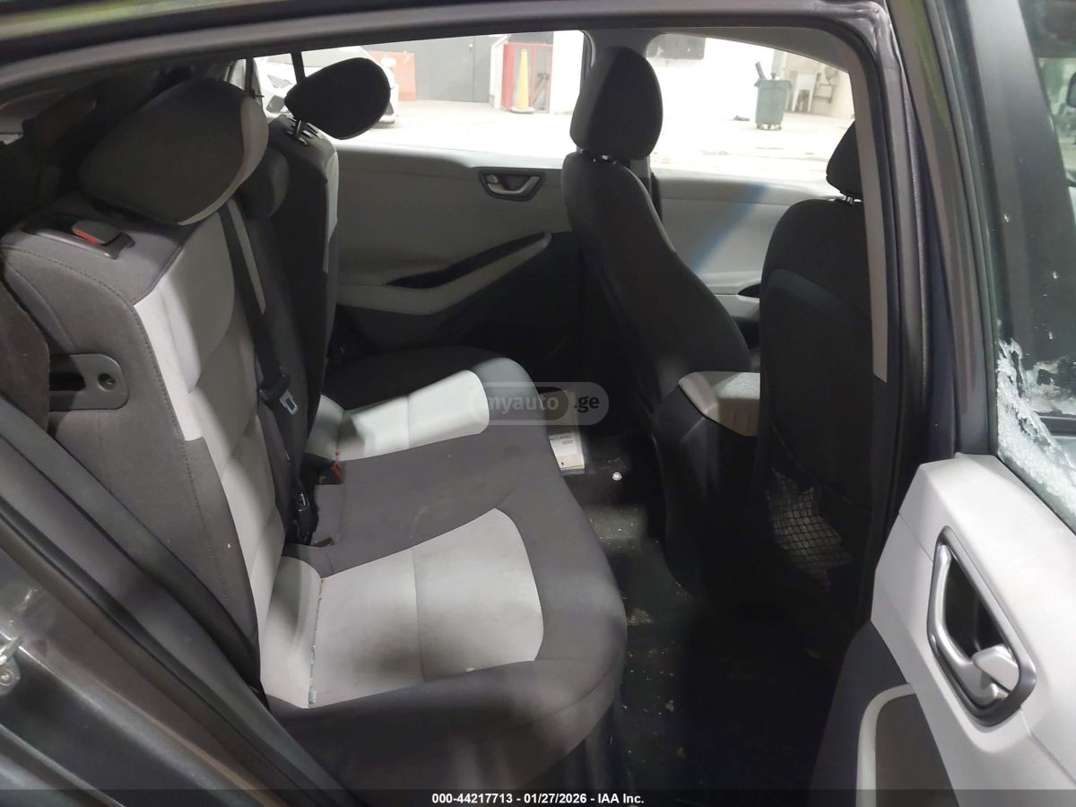 Hyundai Ioniq - фото 8