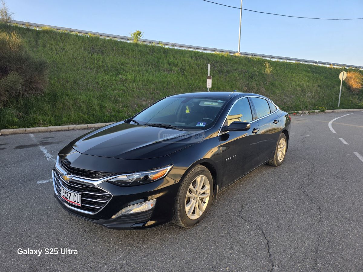 Chevrolet Malibu - фото 1