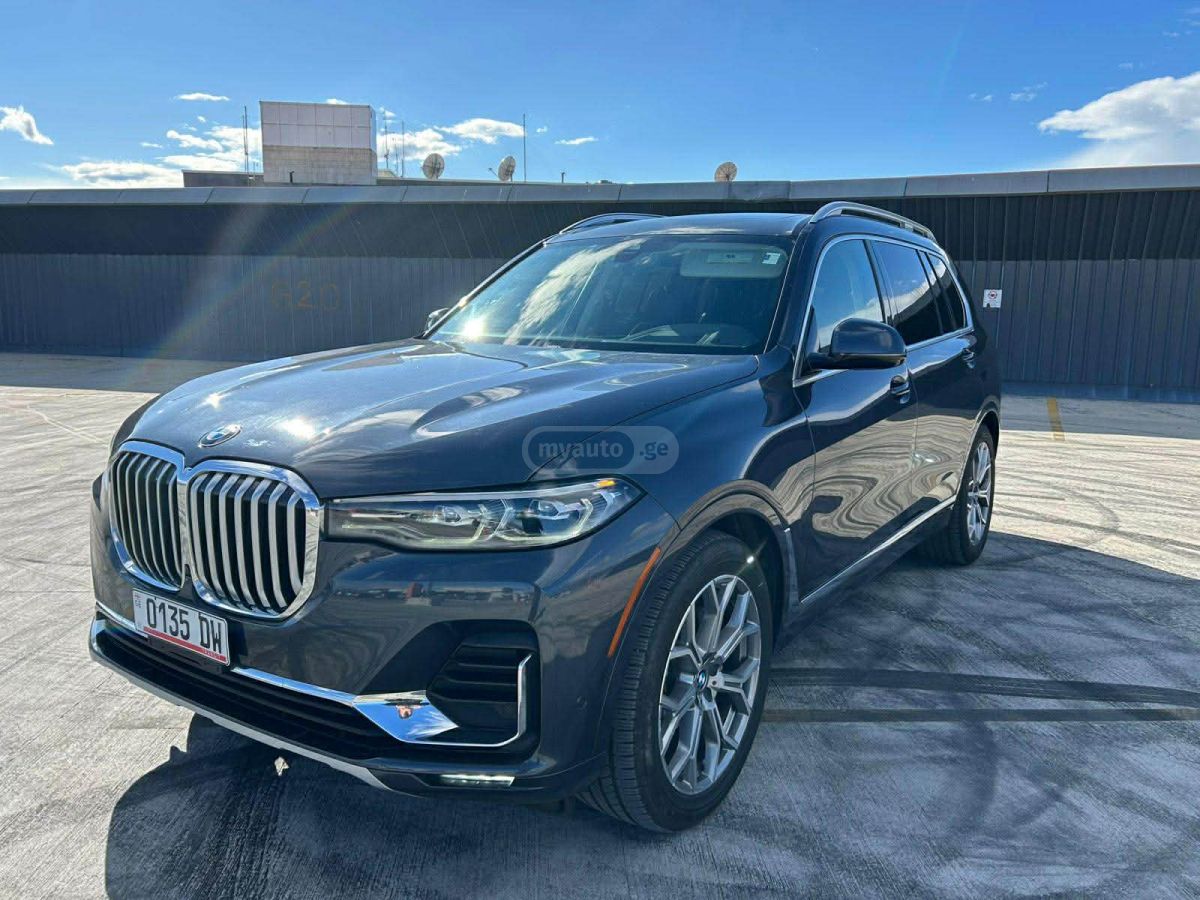 BMW X7 - фото 1
