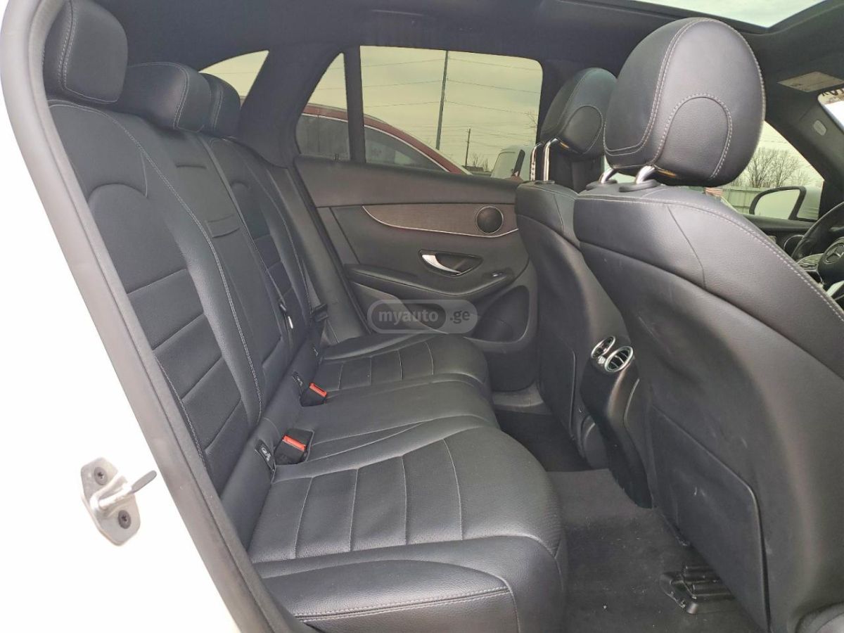 Mercedes-Benz GLC 300 - фото 11