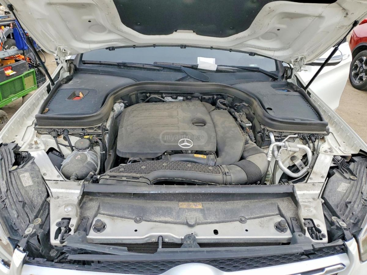 Mercedes-Benz GLC 300 - фото 12