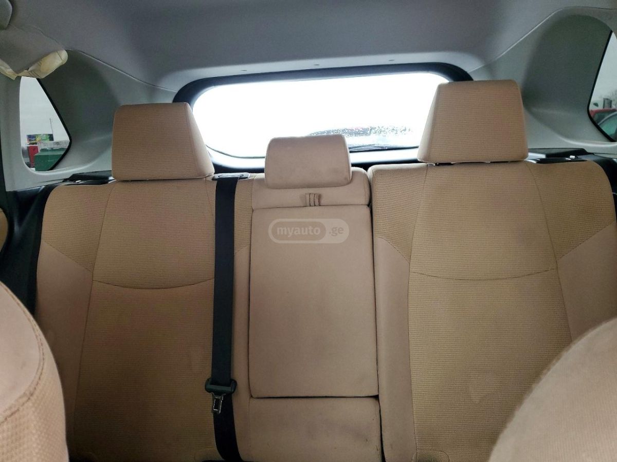 Toyota RAV 4 - фото 10