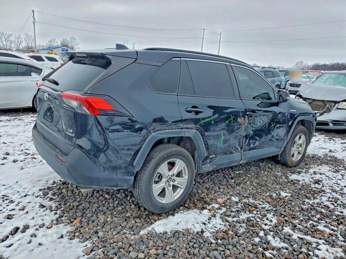 Toyota RAV 4 - фото 3