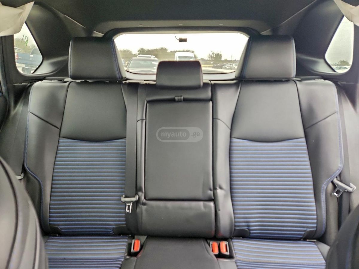 Toyota RAV 4 - фото 10